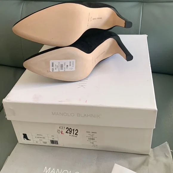 Manolo Blahnik Zufapla Suede Stiletto Ankle Booties - Picture 6 of 8